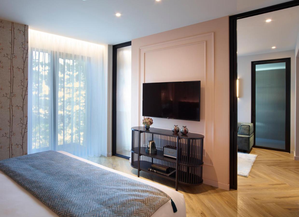 Superior King Suite